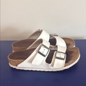 Birkenstock Arizona
Birko-Flor - White 🤍